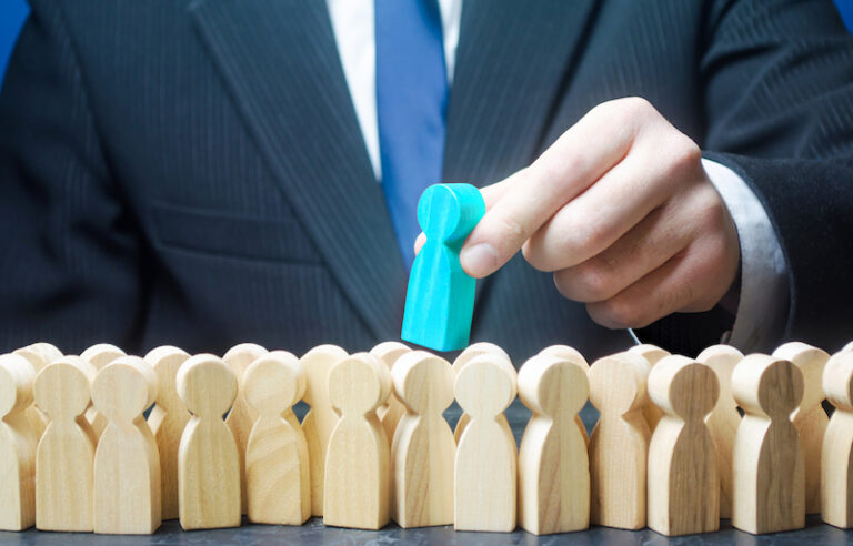 HOW TO SOURCE TOP CANDIDATES Equation Staffing Solutions