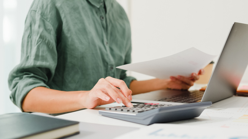 What is a Payroll Service, How Does it Work, and Cost?